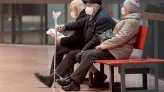 Vírus zabil takmer dve stovky ľudí, nemocnice sú preplnené