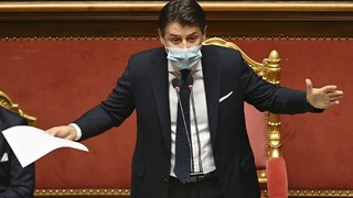 Premiér Conte zložil funkciu, Taliansko je v politickej kríze