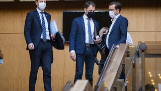 Rokovanie vlády aj o odložení odvodov do Sociálnej poisťovne