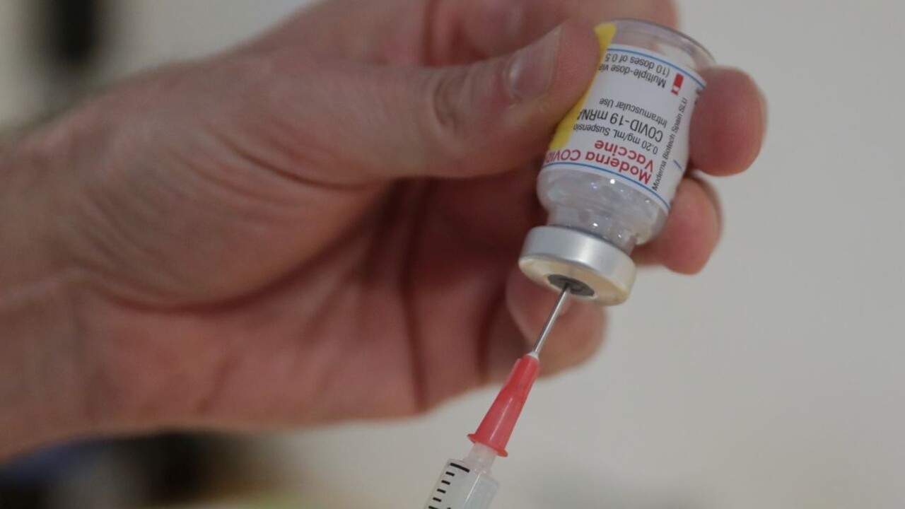 Astmatici dostanú vakcínu skôr. Prezradili, kedy prídu na rad