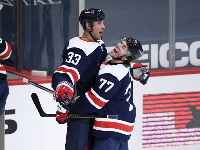 NHL: Chárov Washington tesne zdolal Islanders, rozhodol Schultz
