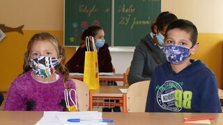Hovorili o návrate detí do škôl, situáciu vyhodnotia aj epidemiológovia
