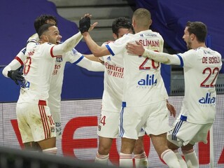 Olympique Lyon v Ligue 1 zdolal Bordeaux, drží sa na čele súťaže