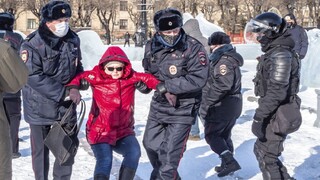 V Rusku zadržali tisícky ľudí, zobrali aj Navaľného manželku