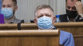 Fico znova býva v luxuse, byt mu prenajíma poslanec Smeru
