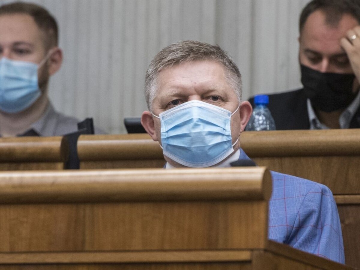 Fico znova býva v luxuse, byt mu prenajíma poslanec Smeru