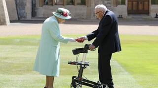 Počas prvej vlny bol hrdinom. Britský veterán podľahol vírusu