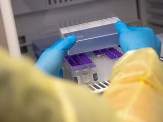 Analyzovali dáta z očkovania v Izraeli. Pfizer prekvapil