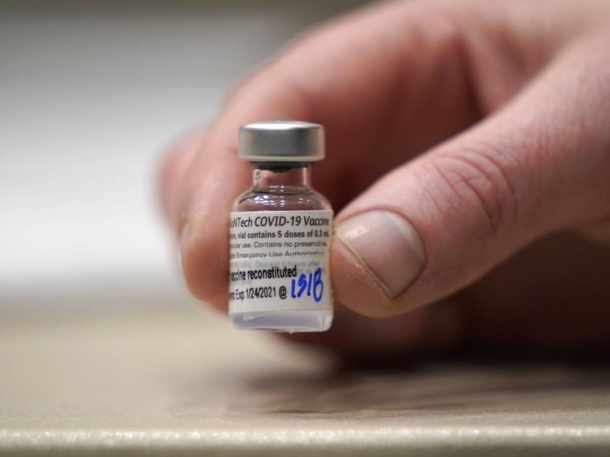 Variantov koronavírusu je už vyše 4000, výrobcovia vylepšujú vakcíny