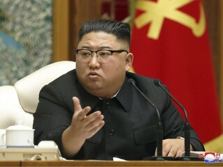 Kim chce pomôcť s vakcínou, doteraz sa u nich vraj nik nenakazil