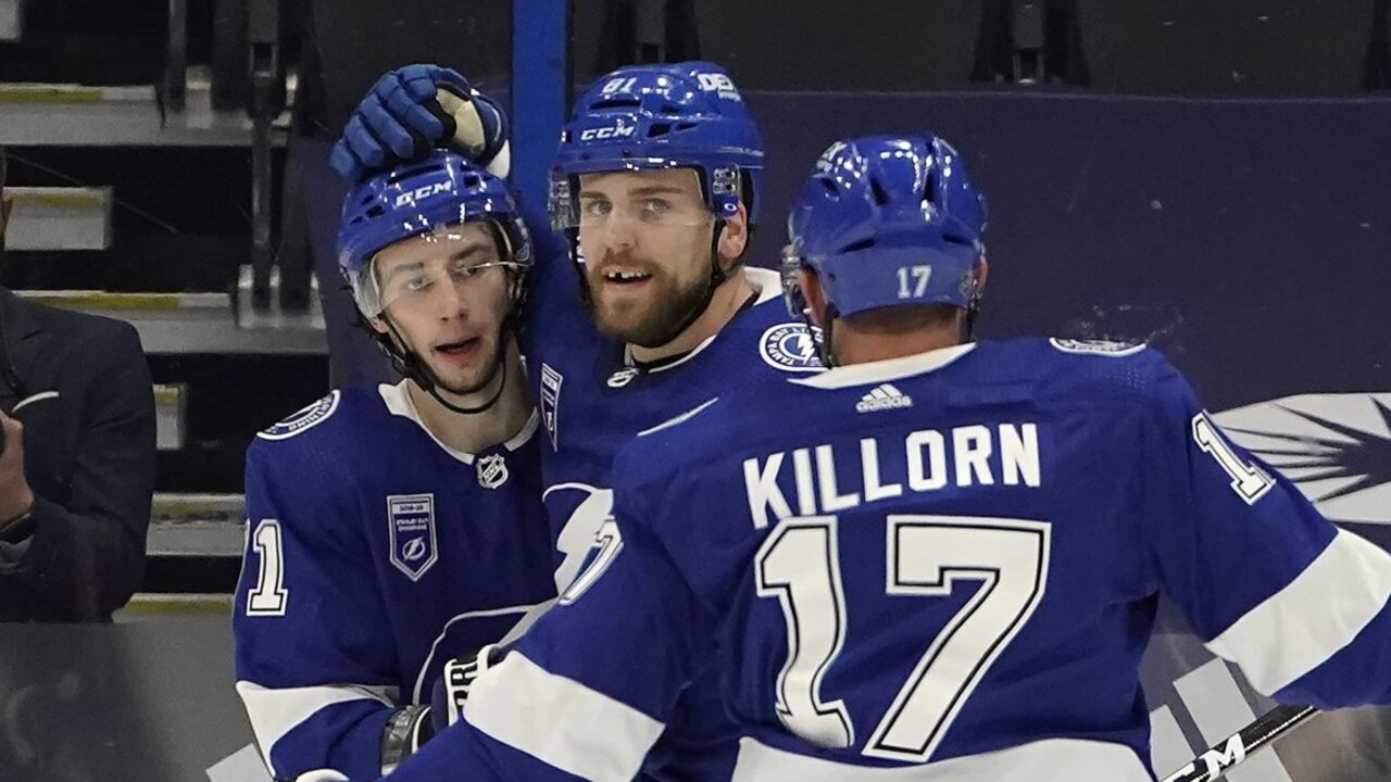 NHL: Černák prispel k porážke Detroitu, Halák sa do bránky nedostal