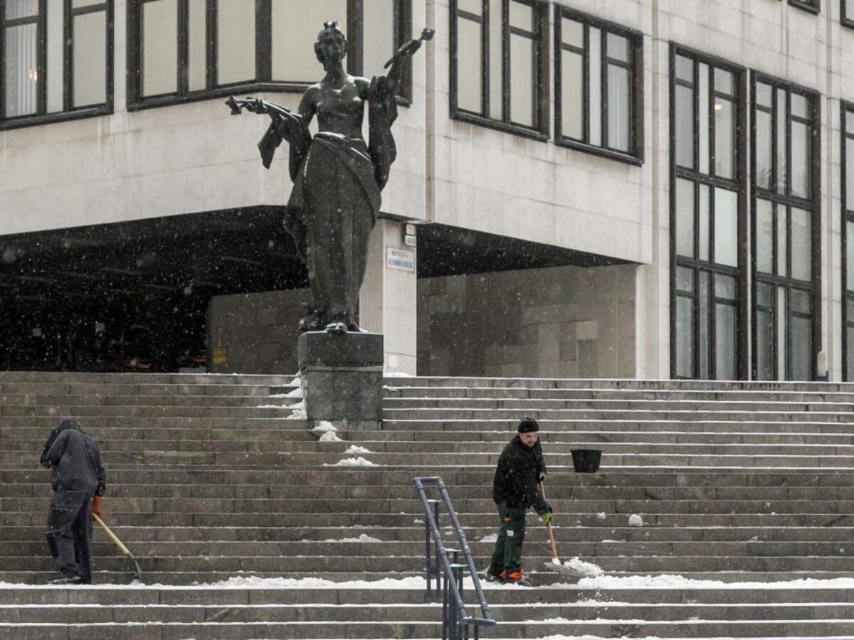 S nákazou bojujú aj v parlamente, viacerí poslanci išli do izolácie