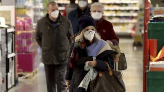 Školy, obchody i kaderníctva. Rakúsko začalo s uvoľňovaním