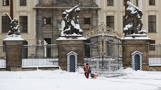 Sneženie v Česku spôsobilo kolaps, teploty pôjdu hlboko pod nulu