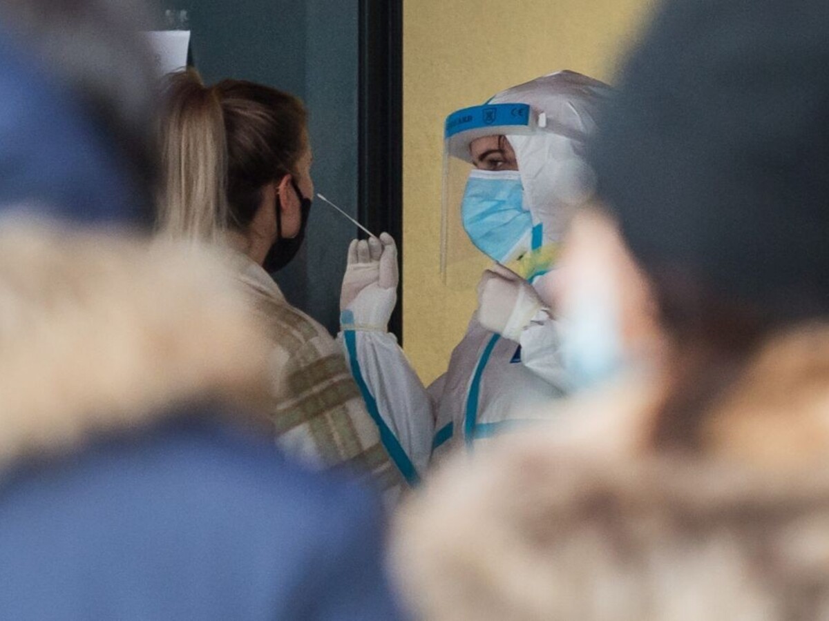 Štátne hmotné rezervy nakúpia menej nepríjemné nosové testy