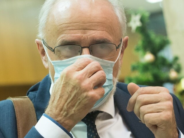 Mičovský kritiku odmieta. Rozhodnutia nie sú chaotické, tvrdí