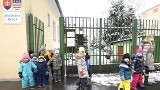 Do škôl a škôlok sa podľa ministerstva vrátilo vyše sto tisíc žiakov