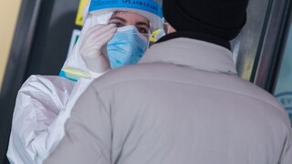 Nových nakazených sú tisíce, nemocnice čelia rekordnému náporu