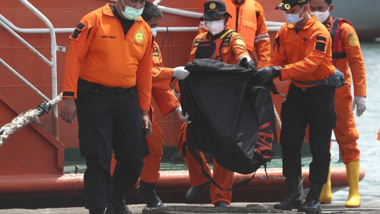 Vyšetrovanie leteckej tragédie v Indonézii prinieslo nové zistenia