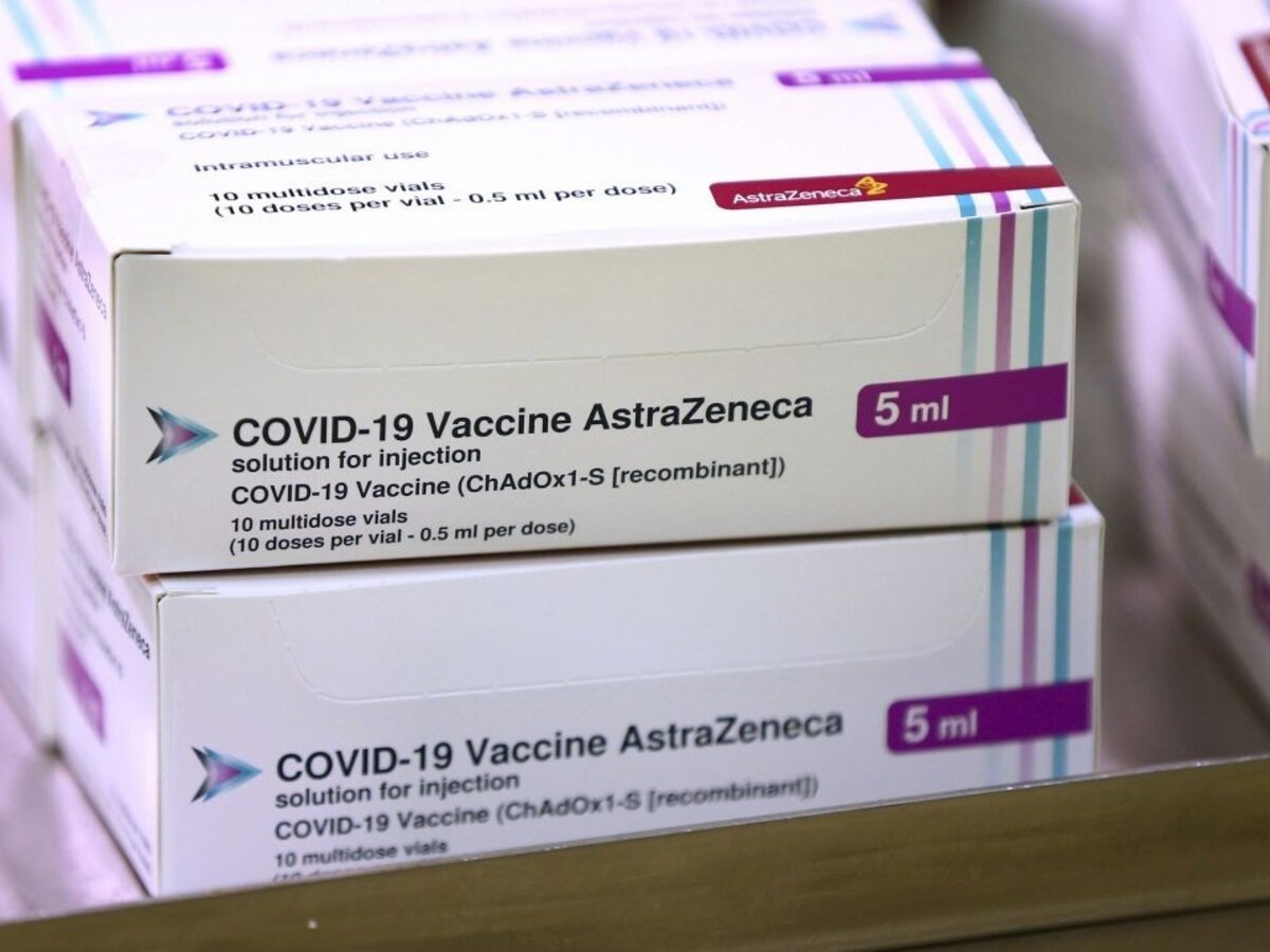 Vakcínu od AstraZenecy môžu dostať aj ľudia nad 65 rokov, tvrdí WHO