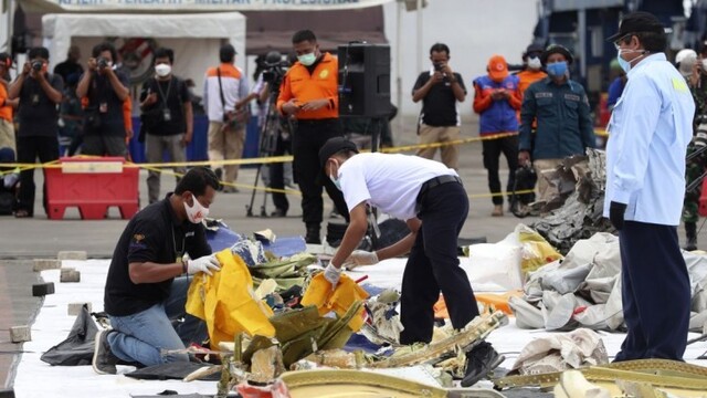 indonesia-plane-crash232263751627_c0a80501-ccde-f2db.jpg