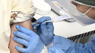 V Česku zomrel po očkovaní prvý človek, bol ťažko chorý
