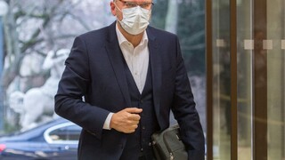 Sulík sa angažuje na prípravu aplikácie e-karanténa, pomôcť majú experti