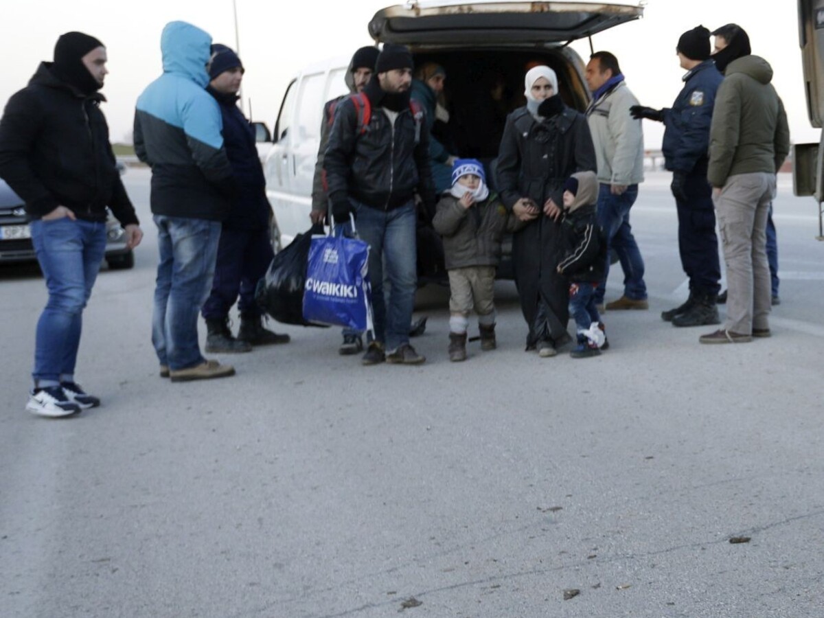 Pri zásahu proti migrantom zabili dieťa. Rodičom dali trvalý pobyt