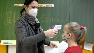 Testy i respirátory. V Bratislave sa pripravujú na otváranie škôl