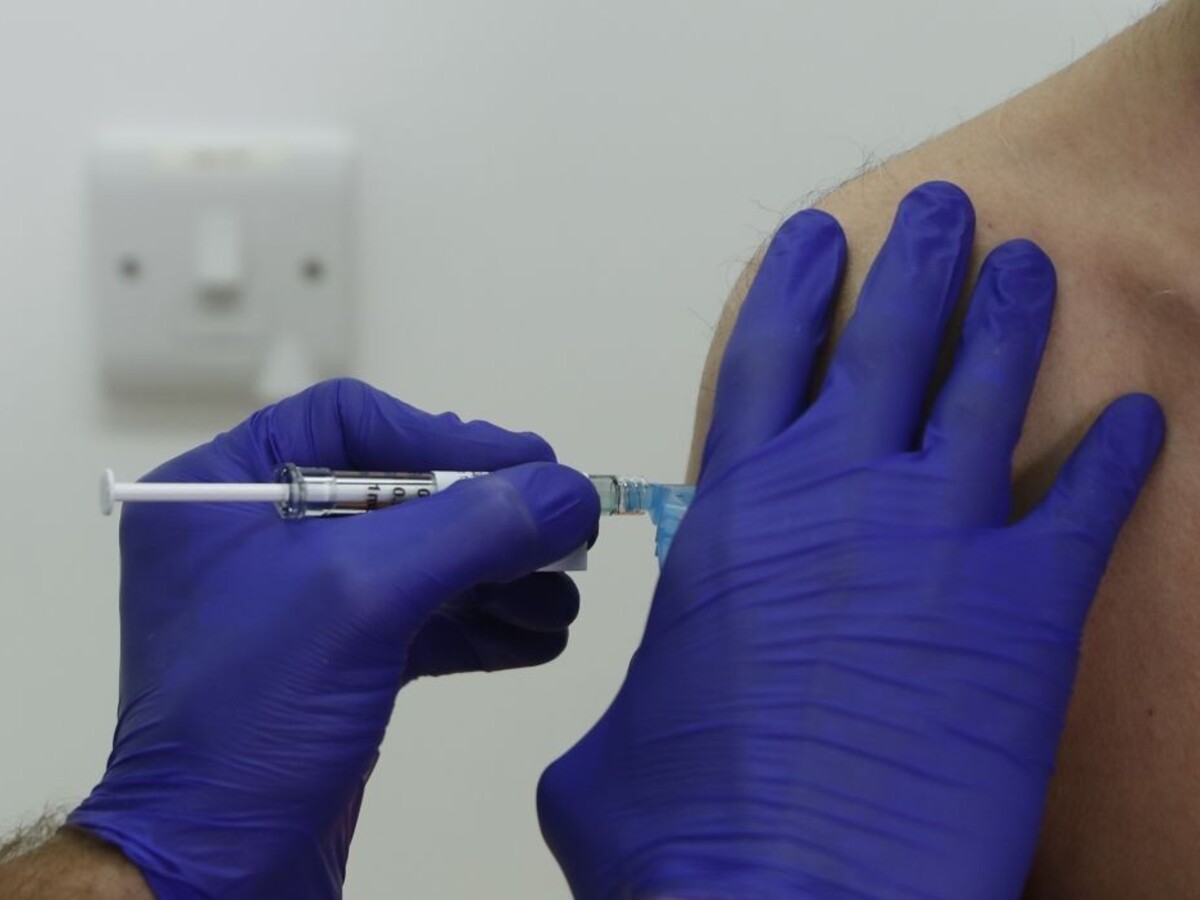 Šéf BioNTechu vysvetlil, aký má byť odstup v dávkach vakcíny