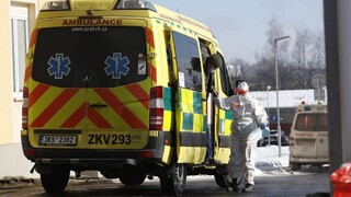 Situácia v Česku sa nezlepšuje, stúpol aj počet hospitalizovaných
