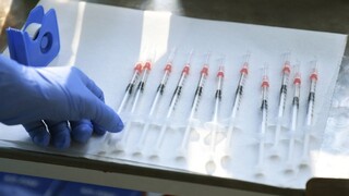 Nový Zéland začína s očkovaním, prednostne pracovníkmi v prvej línii