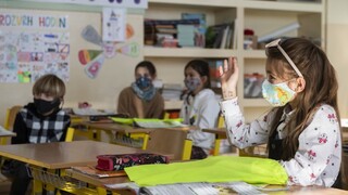 Školy sa pomaly otvárajú. Záujem učiteľov o očkovanie je vysoký