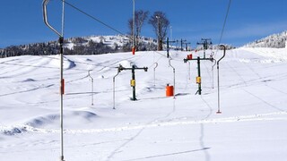 Lyžiarske strediská v Česku rátajú miliónové straty
