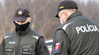 Dvaja cudzinci v Prešove vyskočili z podvozku kamióna, polícia ich vypátrala
