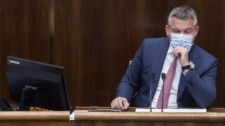 Pellegrini chce obnoviť dôveru. Vládu vyzval, aby podala demisiu