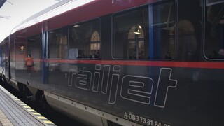 Pozastavenie sa nekoná, vlak Bratislava - Zürich pôjde podľa plánu