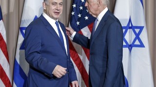 Neobvyklé. Biden volal s Netanjahuom, s telefonátom si dal načas