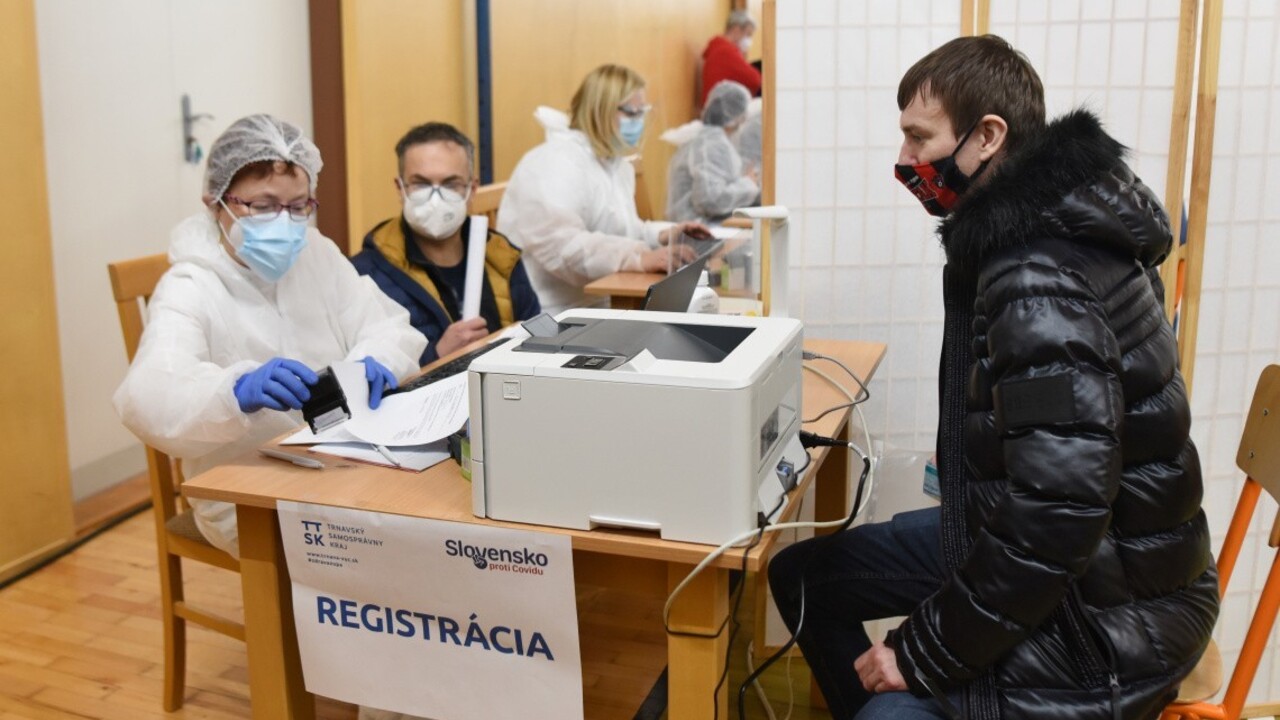 Očkovanie učiteľov: Registrovať sa môžu ďalší zamestnanci