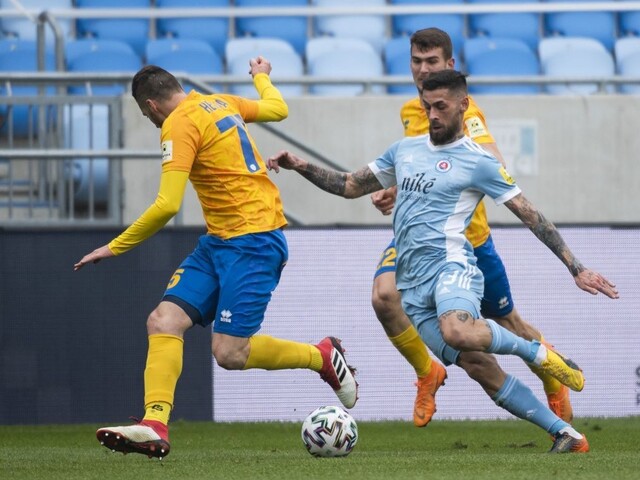 Rozbehnuté Pohronie zastavil Slovan, zvýšil tak svoj náskok v tabuľke