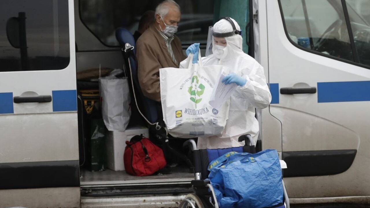 Poľská nemocnica ponúkla pomoc. Môže prijať chorých Slovákov