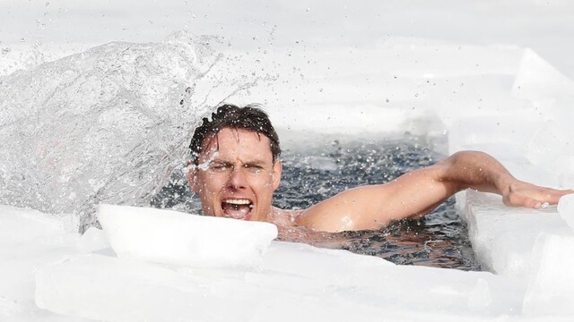 FOTO Čech David Vencl vytvoril svetový rekord v plávaní pod ľadom