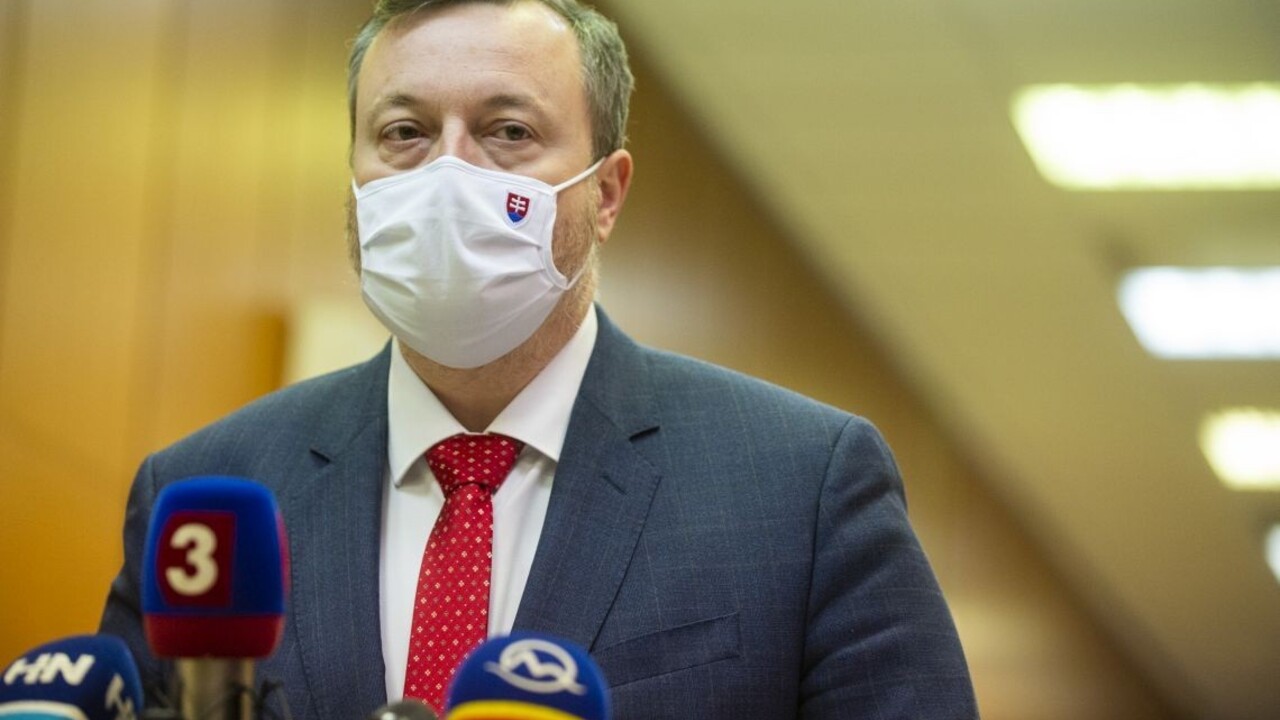 Krajniak si vie na hraniciach predstaviť najprísnejší režim