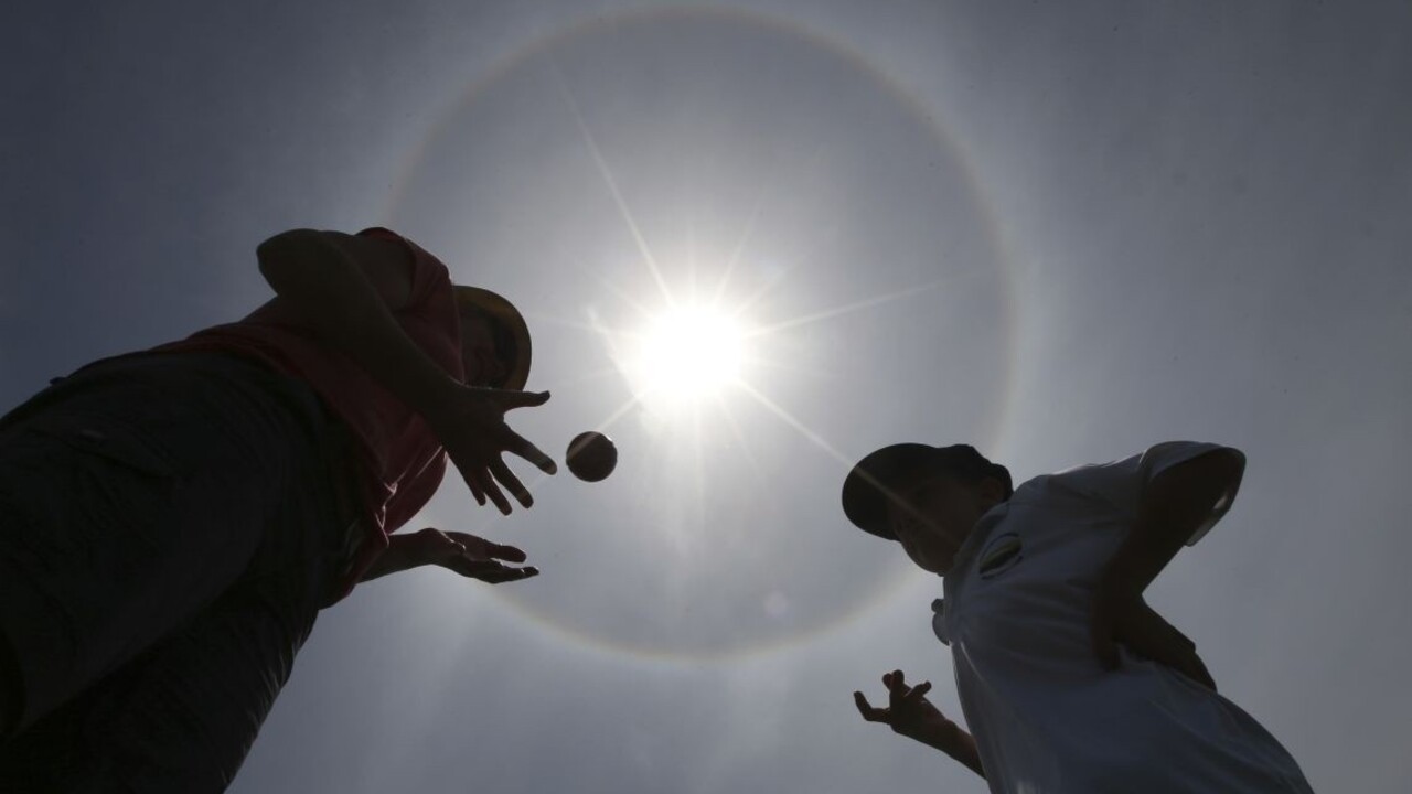 Teplo ako na jar. Vo štvrtok môže teplota dosiahnuť až 20 stupňov