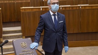 Hambálek zložil poslanecký sľub, nastúpil ako náhradník za Petráka