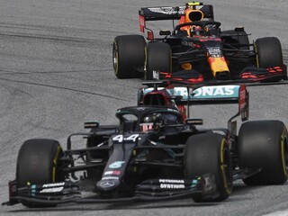 Jednou z prvých stajní je Red Bull Racing, začali sa predsezónne testovania