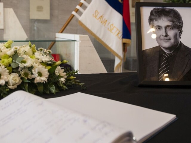 Pohreb Ľubomíra Petráka: Príhovor prezidentky prečítal Jarjabek