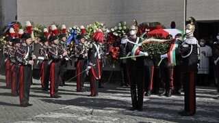Taliani sa rozlúčili so zabitým diplomatom, pohrebu sa zúčastnil aj premiér