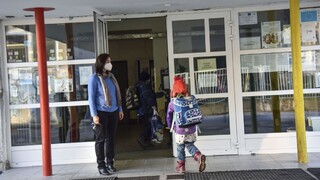 Vyše 180 000 detí sa vrátilo do lavíc, niektoré už majú prázdniny