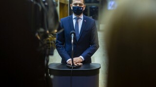 Do leta by mohli v EÚ zaočkovať 70 % dospelých, potvrdil premiér